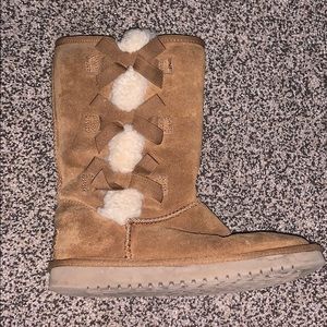 Light brown boots with fur inside! Size 6.